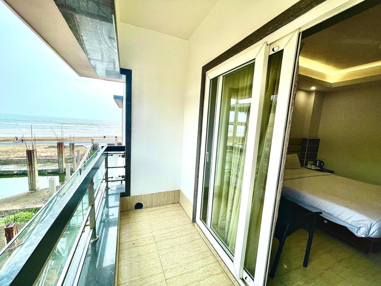Gr Palace, In Front Of Sea-Beach With Breakfast, Swimming-Pool, Fully Air-Conditioned, Hotel With Parking Availability プリ エクステリア 写真