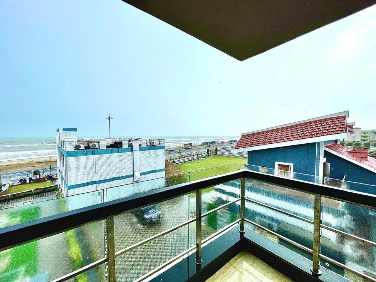 Gr Palace, In Front Of Sea-Beach With Breakfast, Swimming-Pool, Fully Air-Conditioned, Hotel With Parking Availability プリ エクステリア 写真