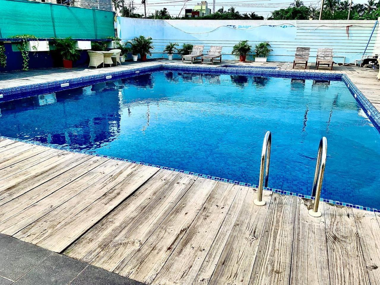 Gr Palace, In Front Of Sea-Beach With Breakfast, Swimming-Pool, Fully Air-Conditioned, Hotel With Parking Availability プリ エクステリア 写真